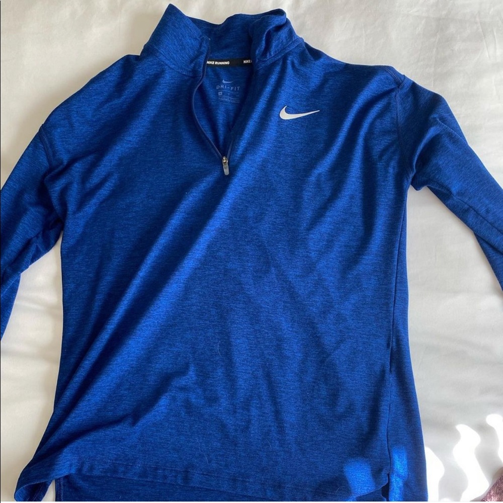 Half zip thumbholes